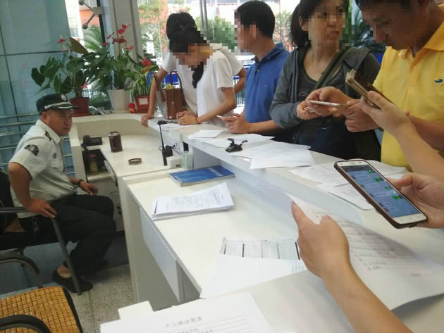 晚报：俄罗斯世界杯被曝假票门，唐小僧爆雷