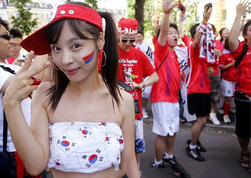 世界杯韩国女球迷惊艳时刻,韩国女球迷惊艳世界杯视频