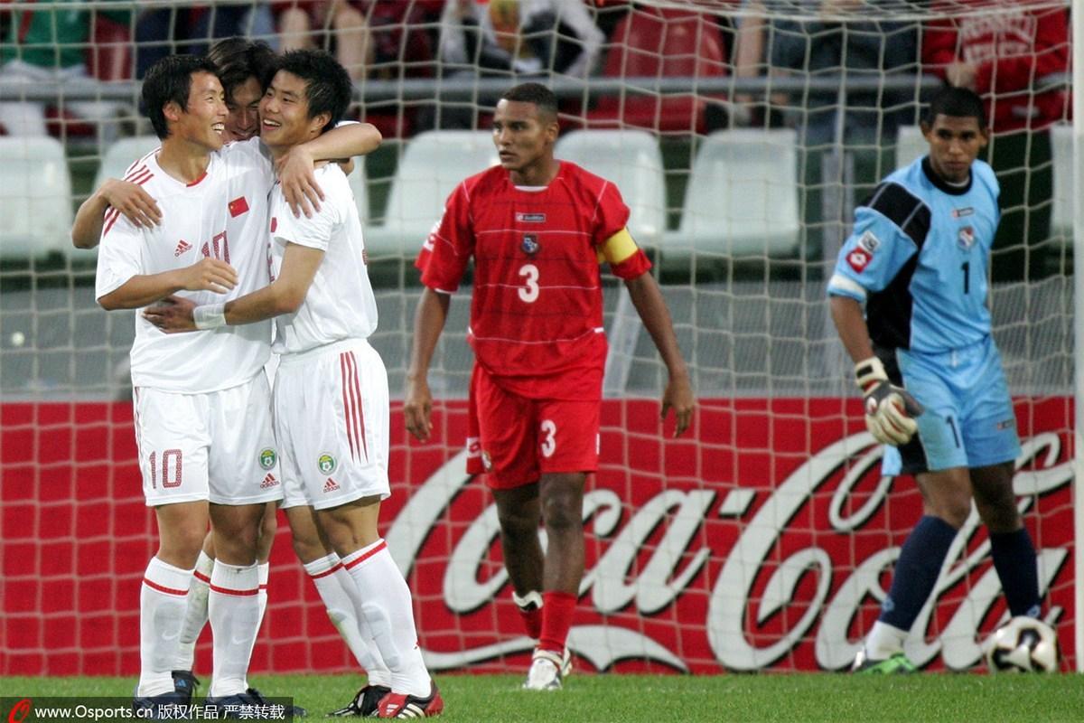 巴拿马队赛前唱国歌热泪盈眶,巴拿马球员高唱国歌流泪