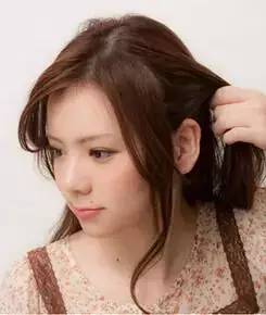 简单易懂又减龄的一款编发造型,侧编刘海编发教程简单又好看