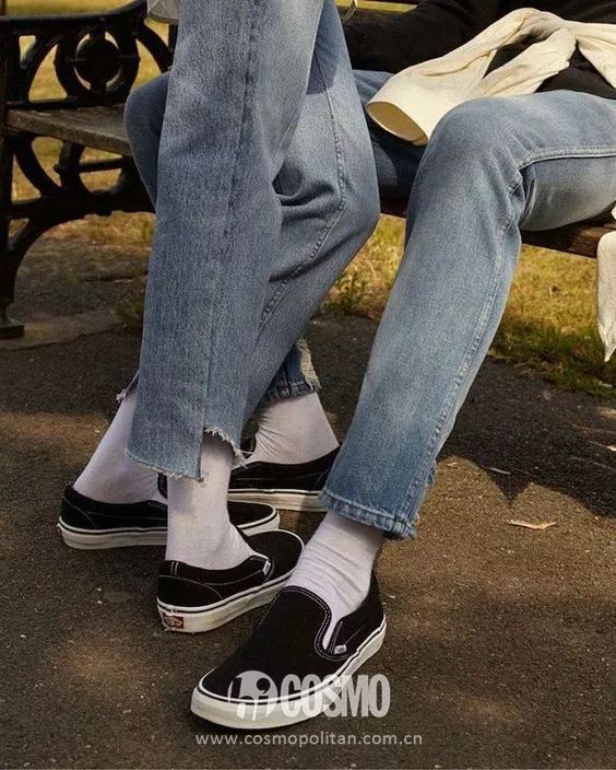 刘雯穿hogan牌子鞋,刘雯穿的小黑鞋运动鞋