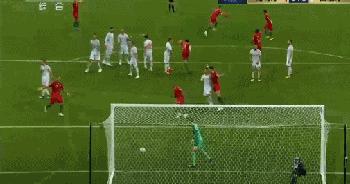 33岁的c罗依然有着20岁的身体,c罗的自律从一瓶可乐开始