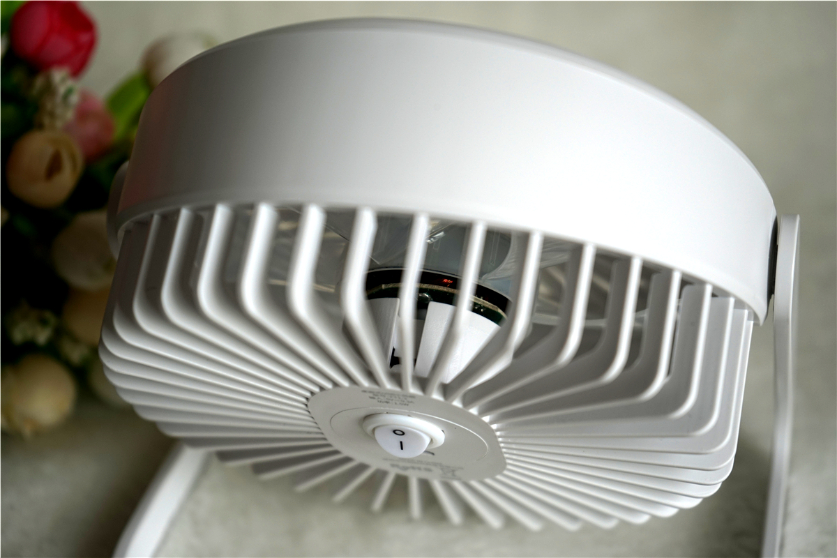 炎炎夏日何以解忧唯有冰淇淋,炎炎夏日何以解忧唯有西瓜