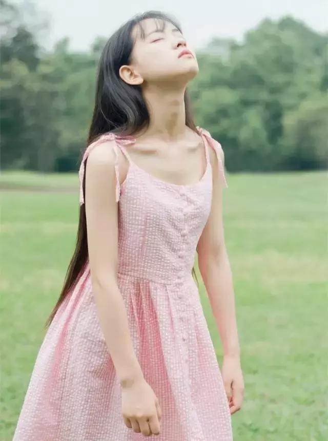 夏天拍照必备的10件衣服,夏季拍照服饰搭配图片