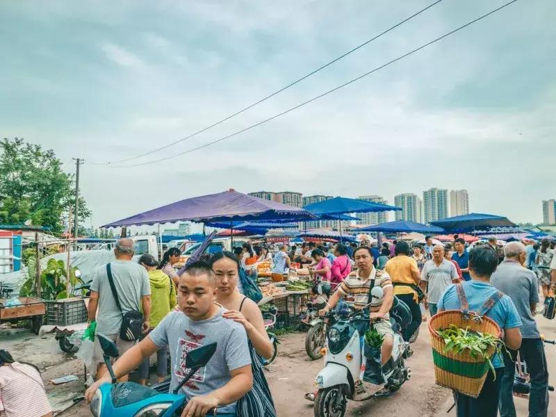 水蜜桃8块一斤,西瓜桃子8元