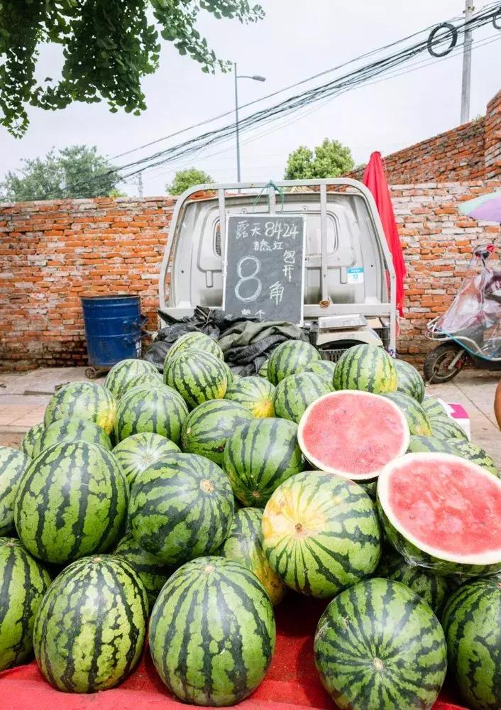 水蜜桃8块一斤,西瓜桃子8元