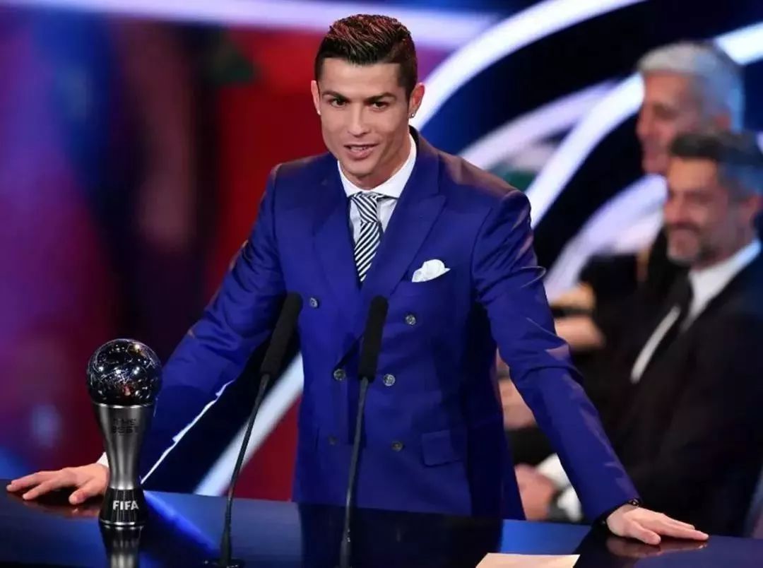 c罗家庭成员主要有谁,c罗小时候家庭条件