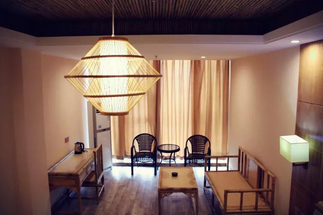 九华山免票景点大全,九华山住宿4人套房