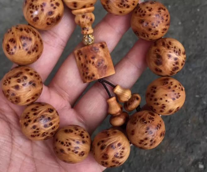 手串越盘越值钱吗,手串有升值空间吗