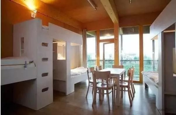 这7所大学宿舍那叫一个美,再看看自己的,简直没法比