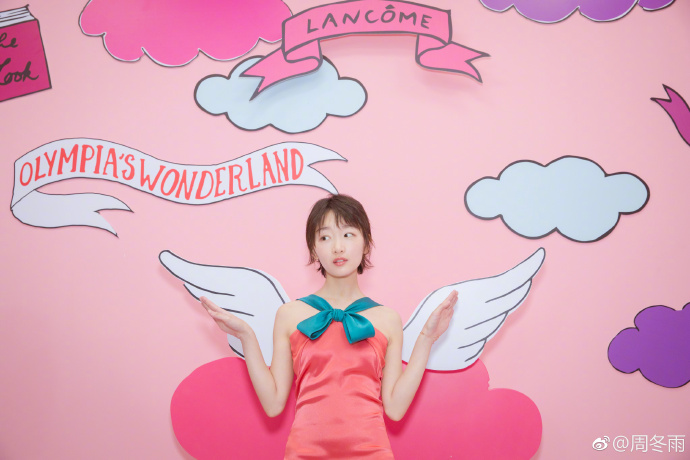 怎样简单画出咬唇妆,唇线减龄画法