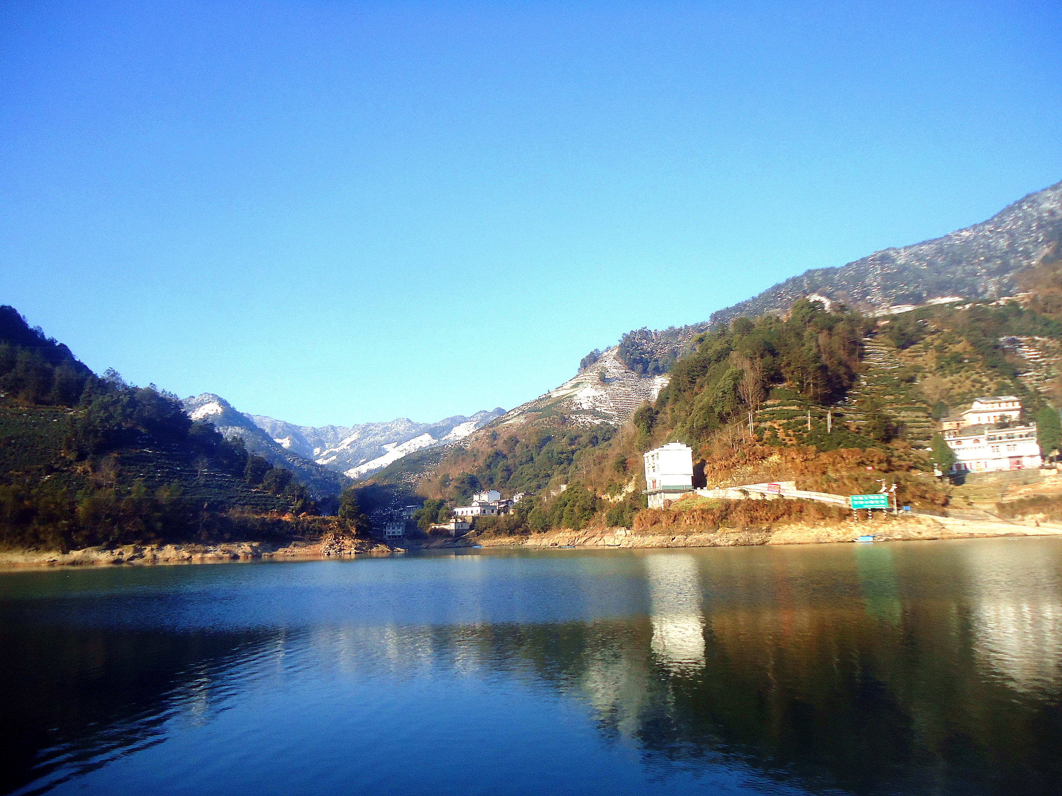 新安江畔的这个古镇，一处隐藏于山水之间的世外桃源