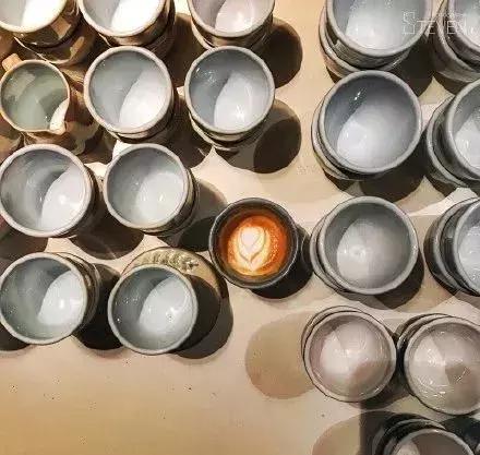 玻璃杯和陶瓷杯哪个更适合喝茶,喝咖啡用陶瓷杯还是玻璃杯