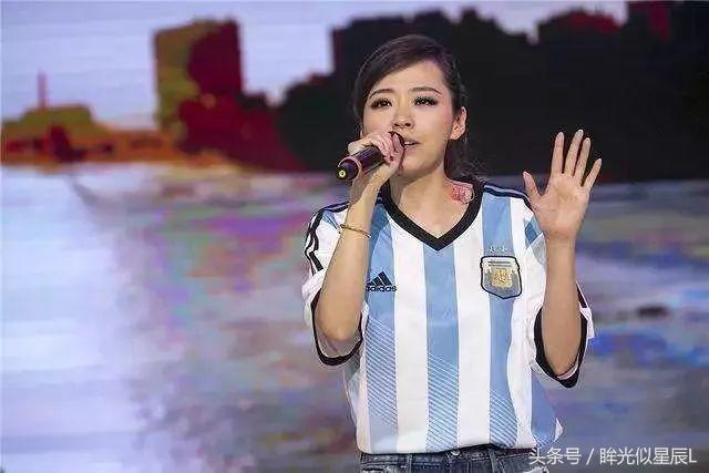 跟靳东发家致富，鹿晗解说圆梦，苏醒梅西吹，娱乐圈有这么多球迷