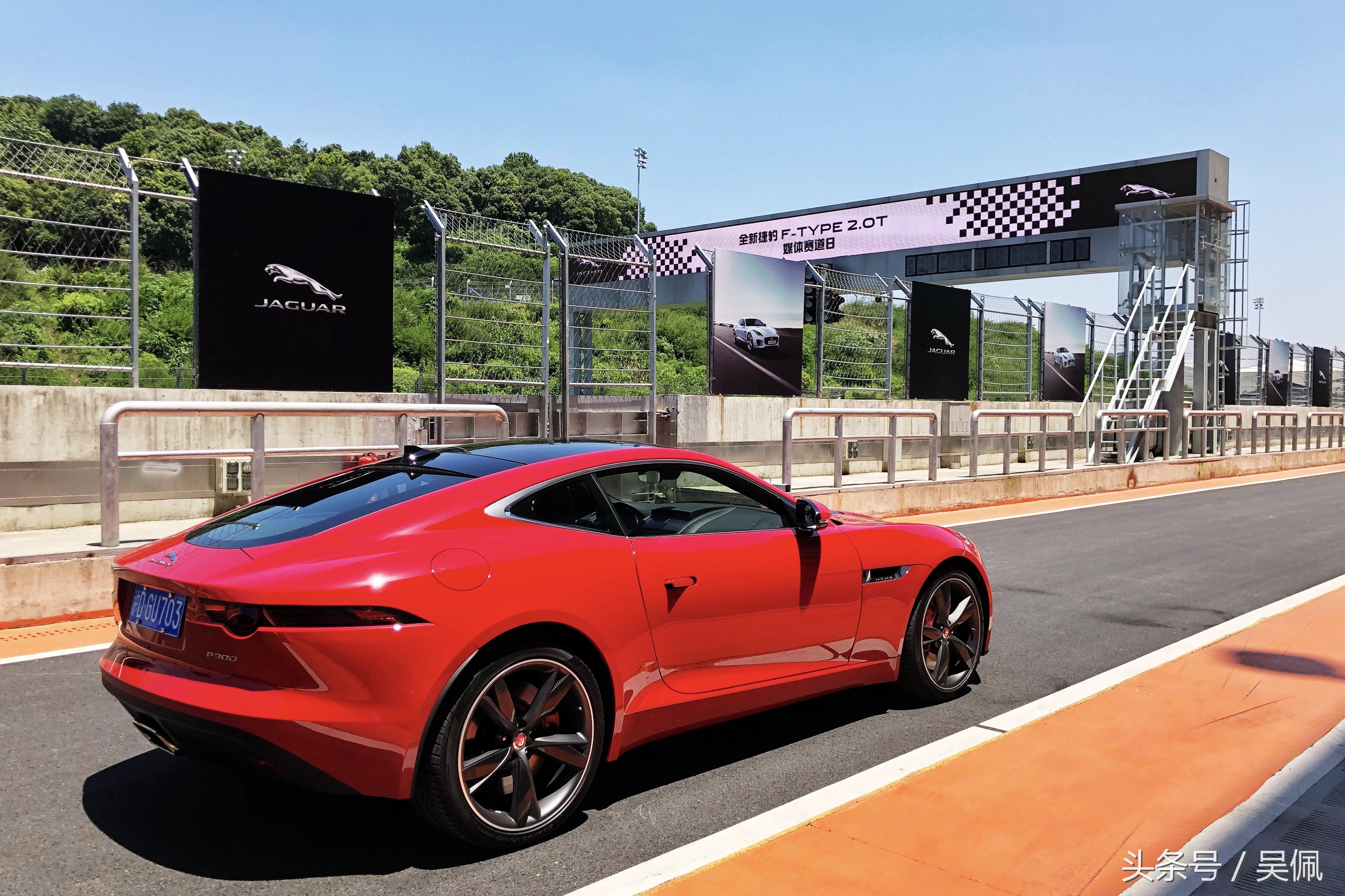新捷豹f-type2.0t测评,赛道测试捷豹f-type2.0t