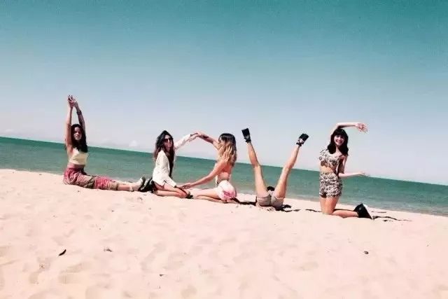 我们是茫茫人海中巧遇的相似灵魂,豆蔻年华里连结的双生花朵