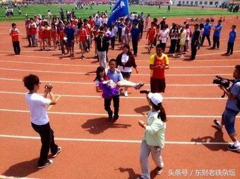 红蓝军团：Weareone,Oneisall！