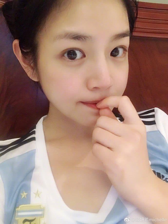 陈女神很皮！妍希也沉迷世界杯？还自我调侃？