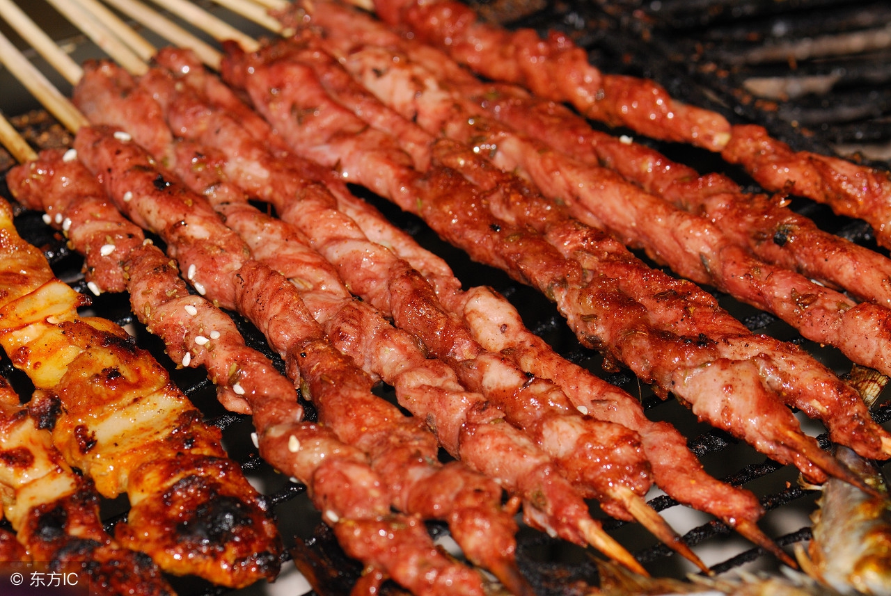 经常吃烧烤，身体会承受5个坏变化，要*制抵**住诱惑