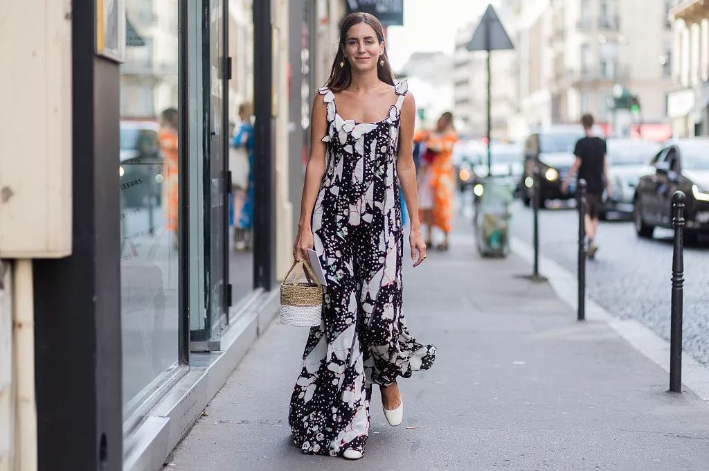 清凉吊带裙穿搭,夏季时尚高级感优雅吊带裙