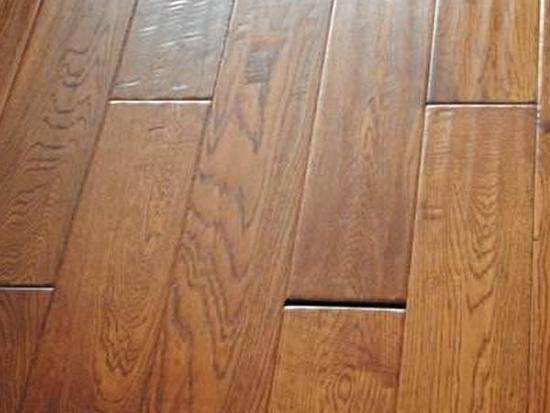 木地板出现大缝如何修补?老师傅透露经验,最后一种情况麻烦费钱