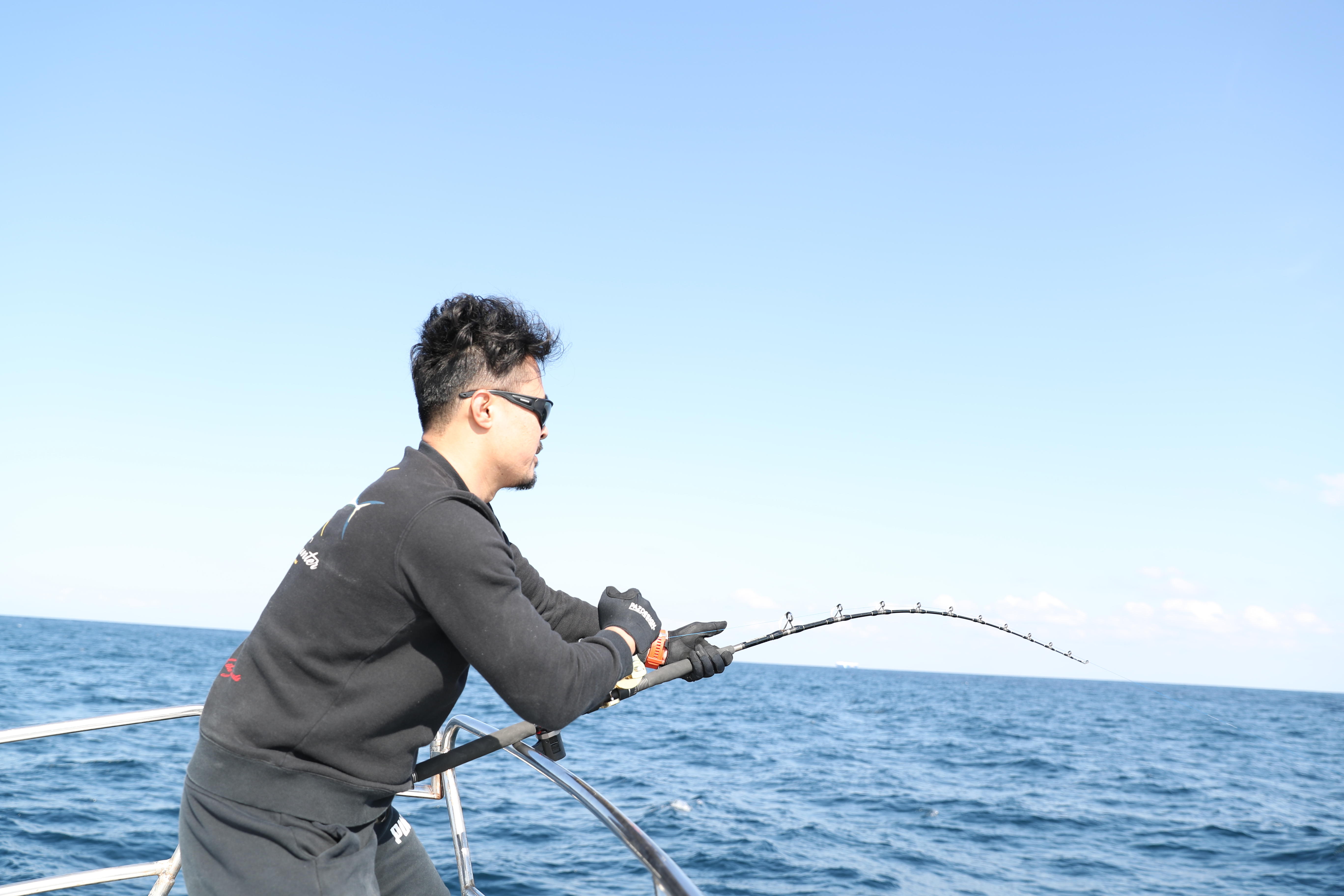 日本海域竟有此等巨物，钓鱼人还等什么？快点集结来消灭它们