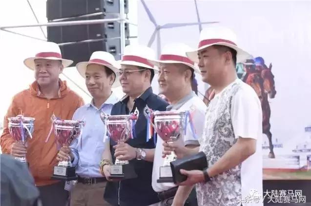 伊泰大漠鄂尔多斯金杯赛火爆来袭！开启“三杯一节”品牌赛马序幕