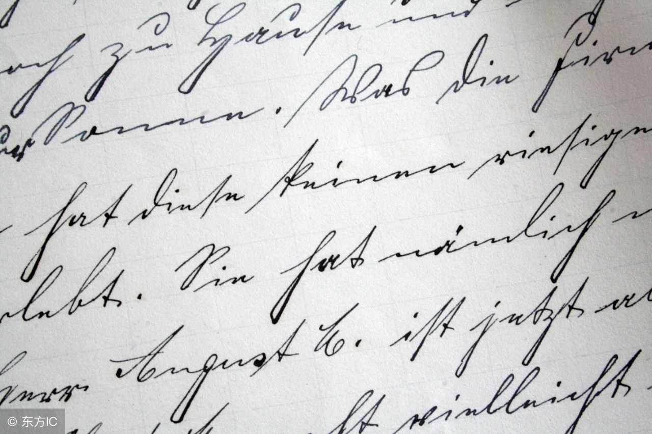 十点英语：《老人与海》中月下出海，梦境中美好画面，现实中惨淡