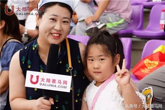 赛马点亮城市新名片：两位双冠王闪耀伊泰大漠“鄂尔多斯金杯”