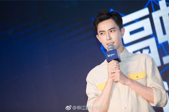 鹿晗评c罗和梅西,鹿晗谈c罗和梅西哪个厉害