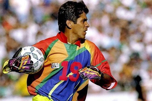 fifa20布兰科蛙跳过人,墨西哥布兰科蛙跳过人属于犯规吗