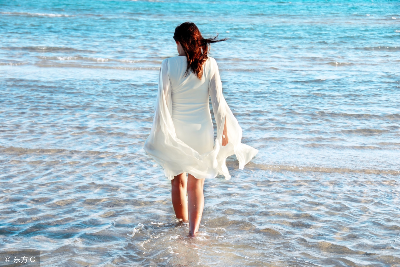 一个海浪就把“大姨妈”拍没了？真相是