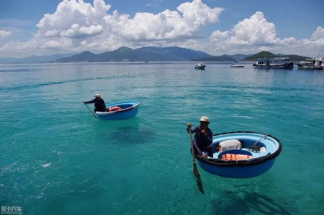 漫步海边唯美句子,傍晚海边沙滩漫步