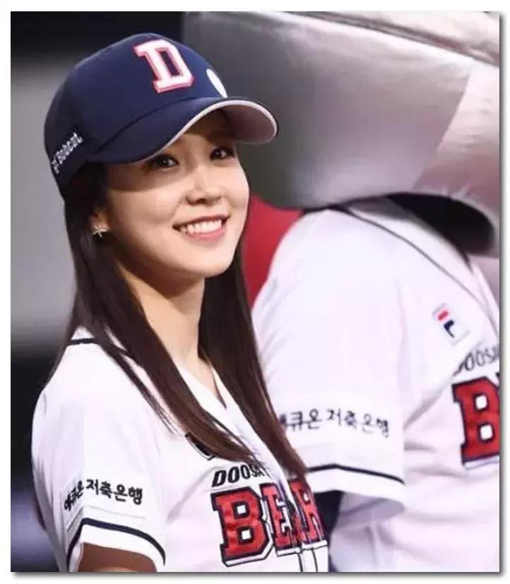 世界杯女球迷素材,世界杯女球迷翻译