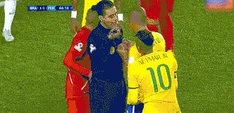 内马尔拖延时间被黄牌,内马尔怎么连续被2个黄牌