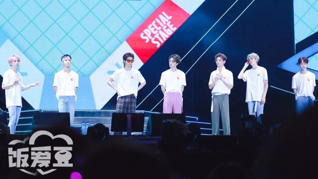 乐华七子见面会heartfullofyou,乐华七子北京见面会粉丝游戏互动