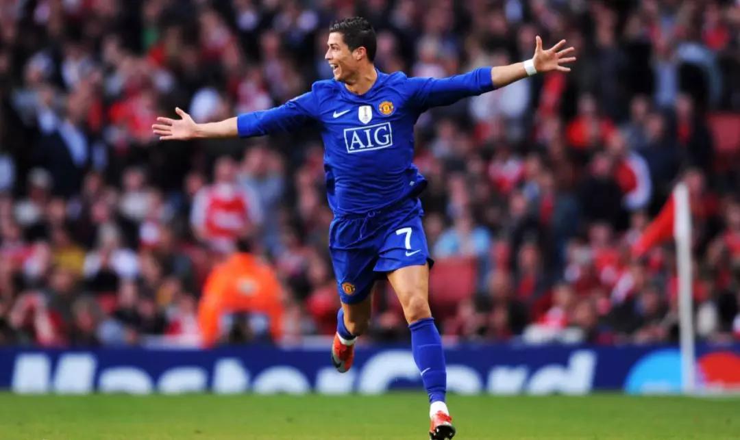 c罗为什么37岁还可以踢球,c罗为献血从不纹身