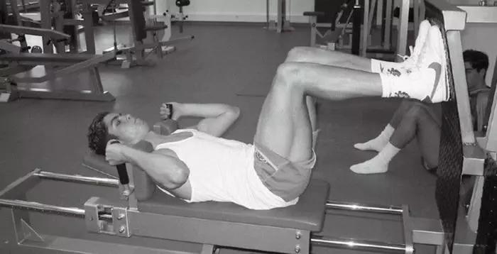 c罗为什么37岁还可以踢球,c罗为献血从不纹身