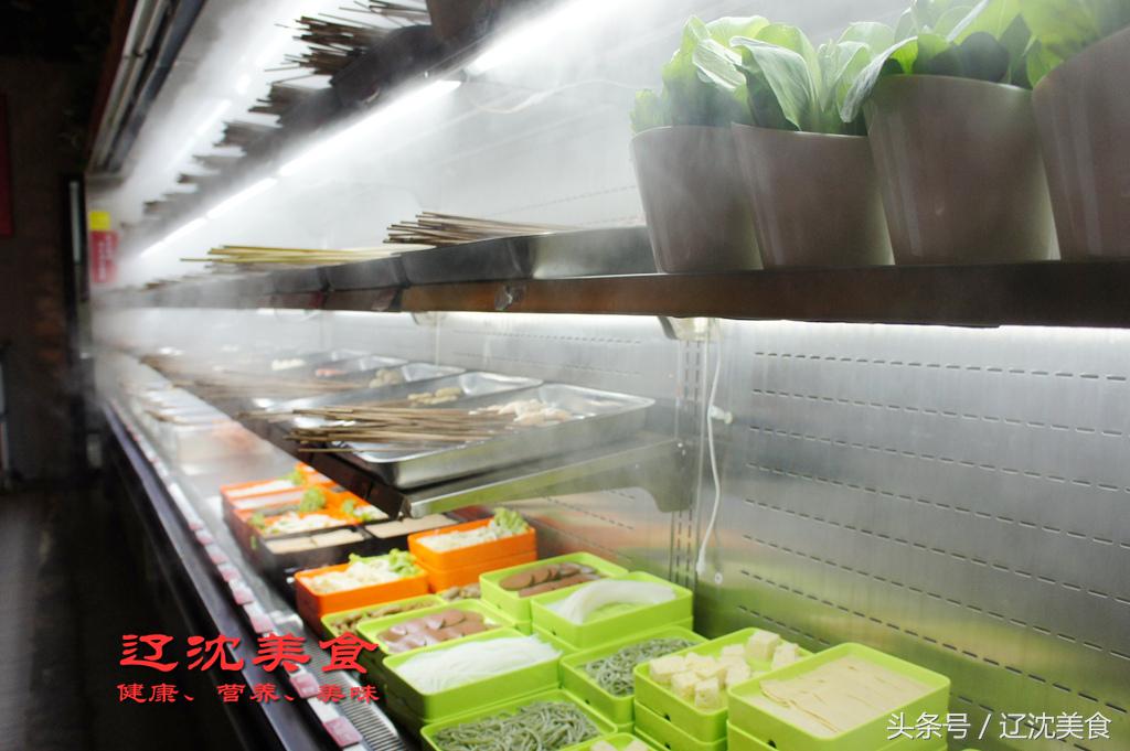 音乐配美食如歌如戏，酒吧加上串串香是一种什么样的体验