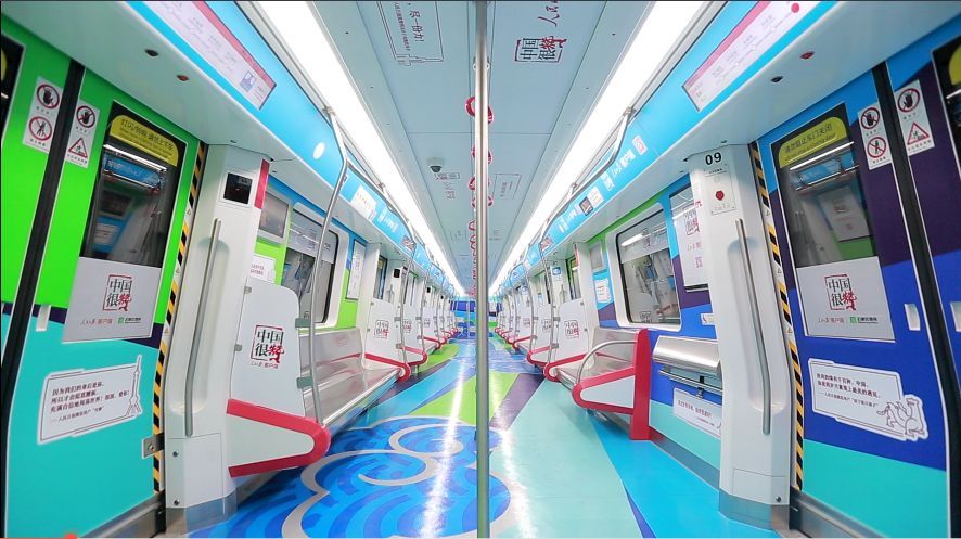 绿色主题列车复兴号,很好看的高级火车