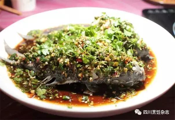 特色秘制凉拌鱼麻辣鲜香,12道工艺秘制地道川菜