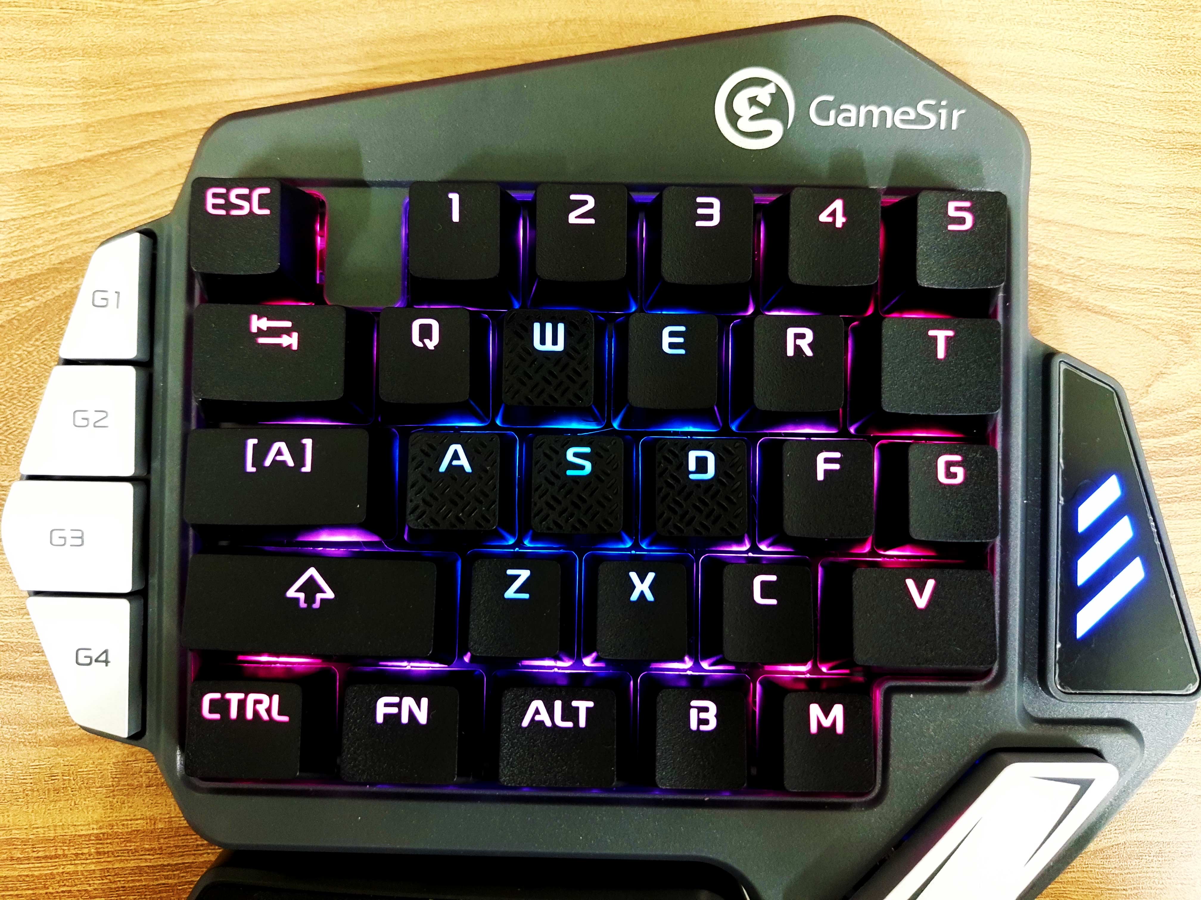 盖世小鸡单手键盘z2,小鸡机械键盘评测