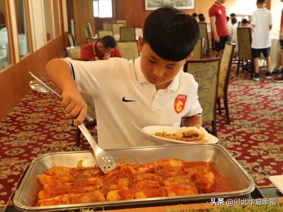 幸福足球俱乐部青训报名,幸福小将图片