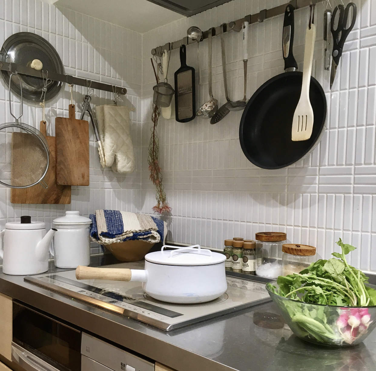 厨房锅具收纳墙上,厨房锅具收纳整理神器