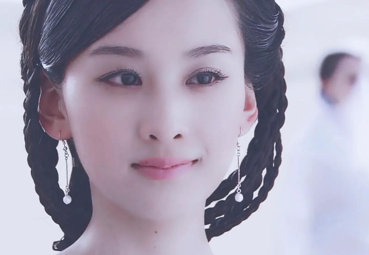 厚刘海和稀刘海哪个好看,厚刘海和八字刘海