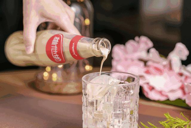 适合小情侣去的餐吧,一家很有情调和气氛的露天餐吧