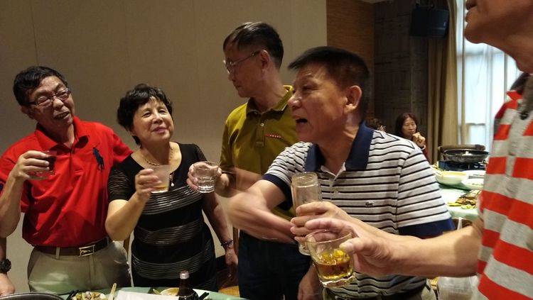 干岔子一，二队老知青久别重逢，共忆黑土情长