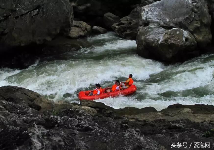来一次说走就走的漂流之旅,贵州最美最惊险的漂流全在这里