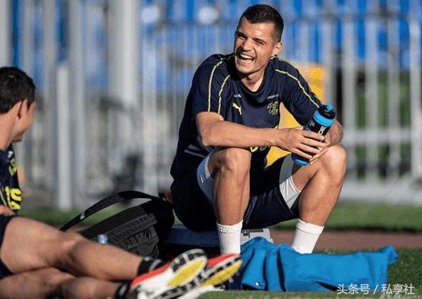 足球界那些帅到爆的发型,足球球星发型中长发