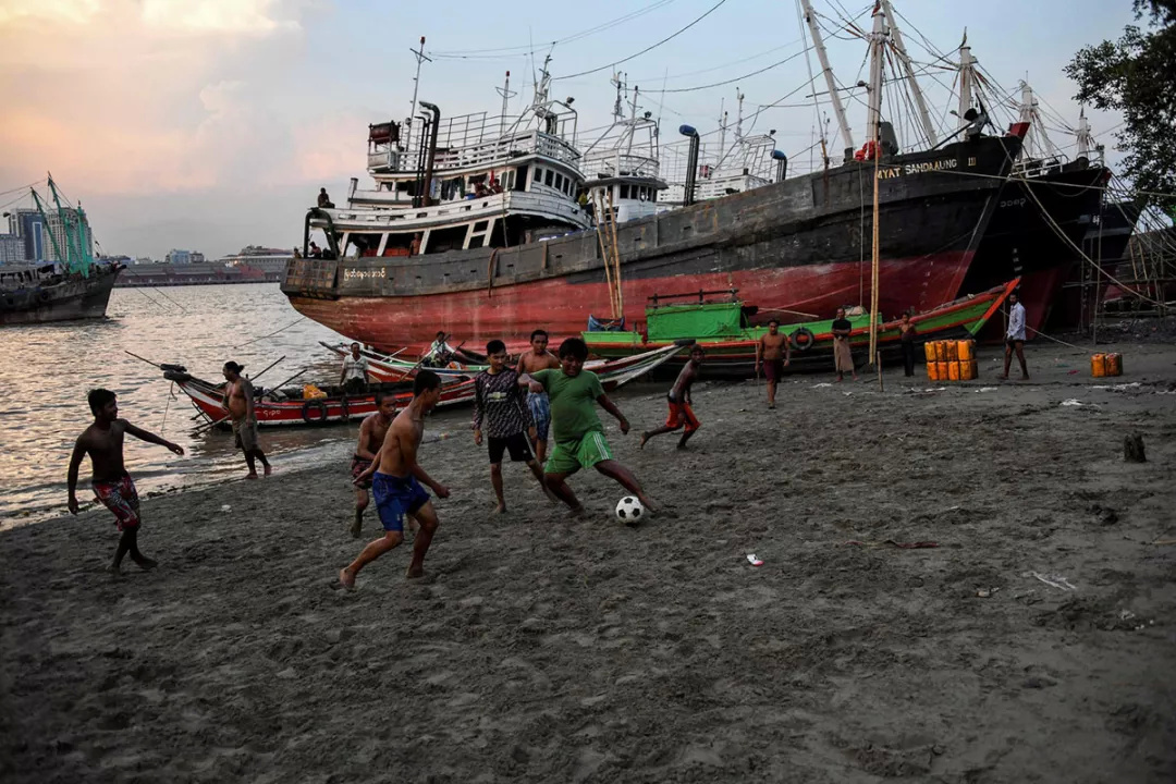 足球场奇葩位置,足球场奇葩系列